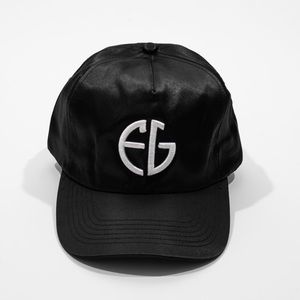 FAME AND GLAMOUR SATIN HAT